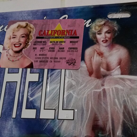 Marilyn Monroe I.D. + Metal License Plate Hollywood Silver Screen Icon - Picture 1 of 3